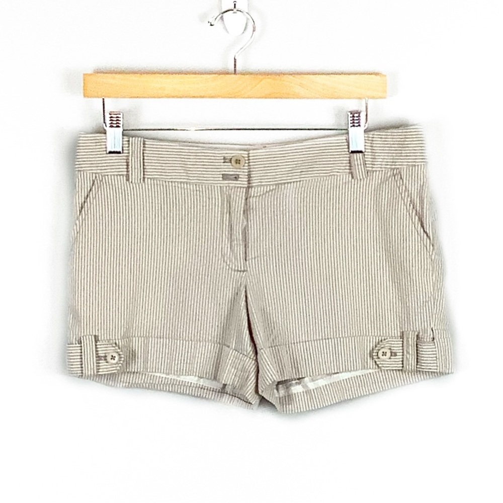 Juicy Couture Beige Seersucker Cuffed Shorts Size 6 Y2K